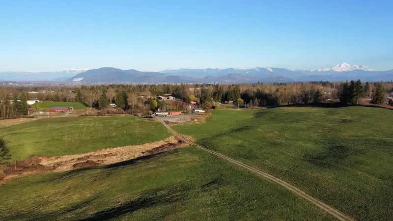 6077 ROSS ROAD - photo 3 of 28