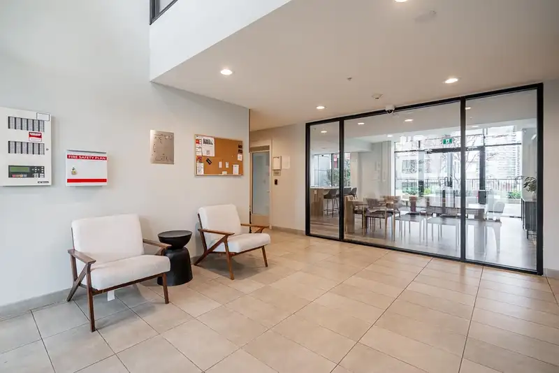 611 750 DOGWOOD STREET - photo 4 of 33