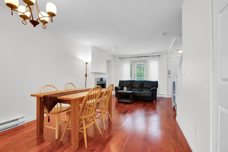117 6588 SOUTHOAKS CRESCENT - photo 2 of 31