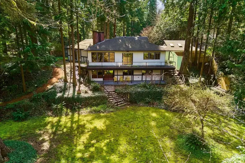23755 128 CRESCENT - photo 4 of 36
