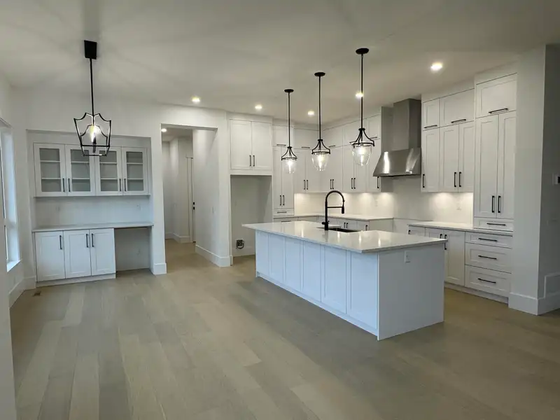 20839 35 AVENUE - photo 3 of 7