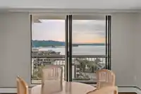 902 1390 DUCHESS AVENUE - thumbnail 8