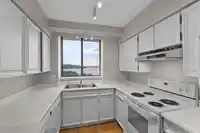 902 1390 DUCHESS AVENUE - thumbnail 10