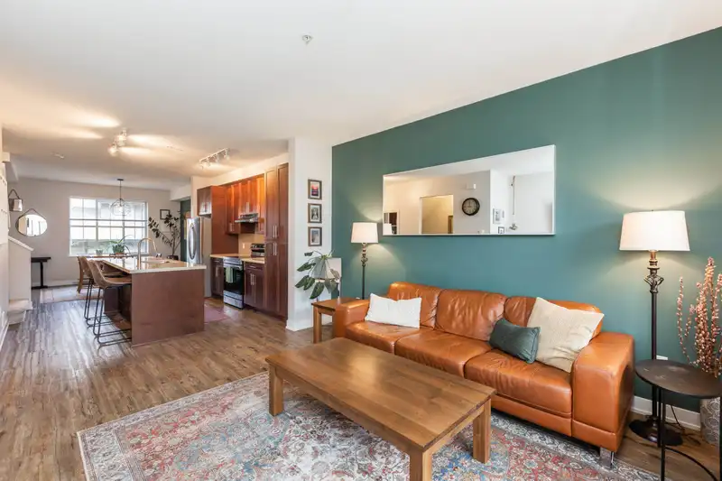 69 9525 204 STREET - photo 3 of 26