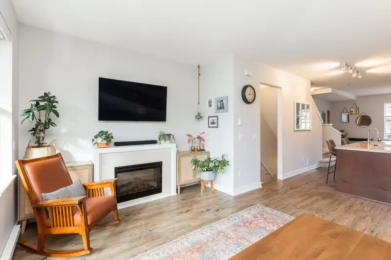 69 9525 204 STREET - photo 4 of 26