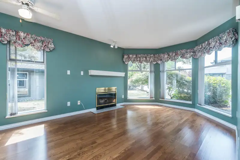 165 16080 82 AVENUE - photo 3 of 40