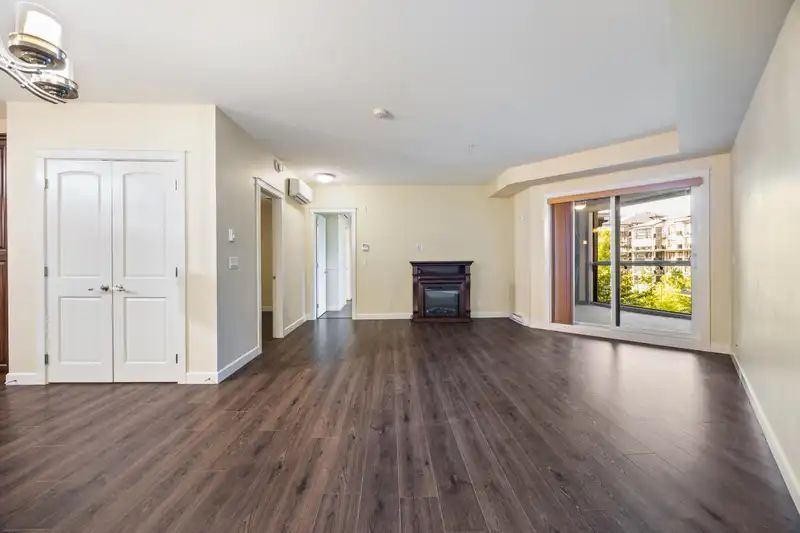 408 20376 86 AVENUE - photo 3 of 40