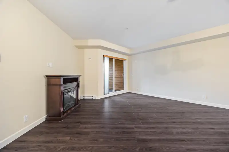 408 20376 86 AVENUE - photo 4 of 40