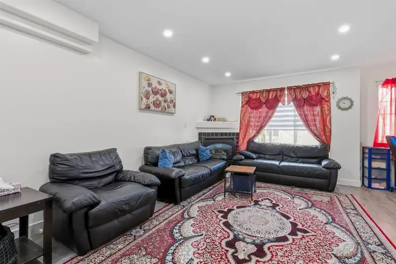 12 12110 75A AVENUE - photo 3 of 37