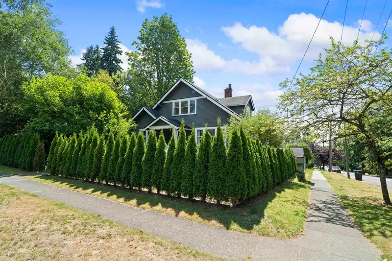 3492 W 34TH AVENUE - photo 2 of 36