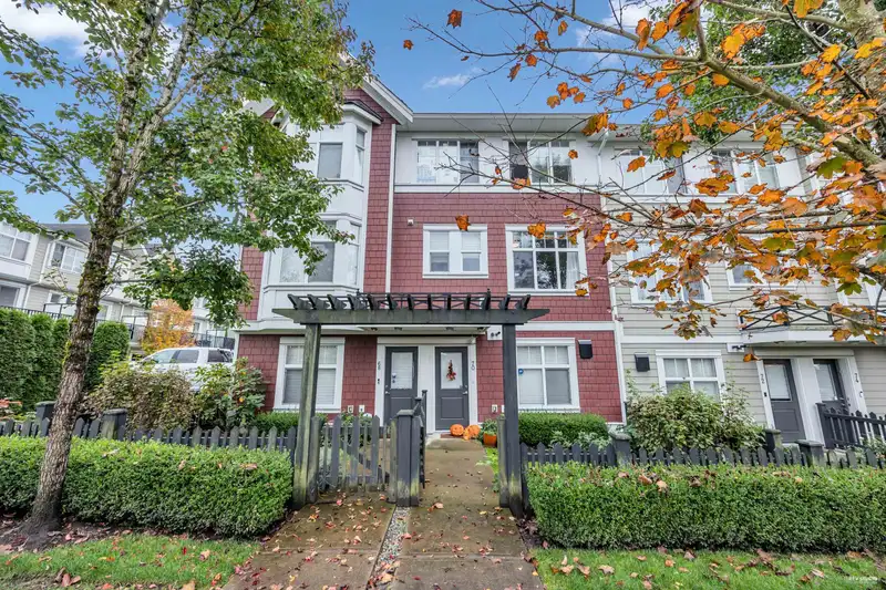 70 20852 77A AVENUE - photo 3 of 24