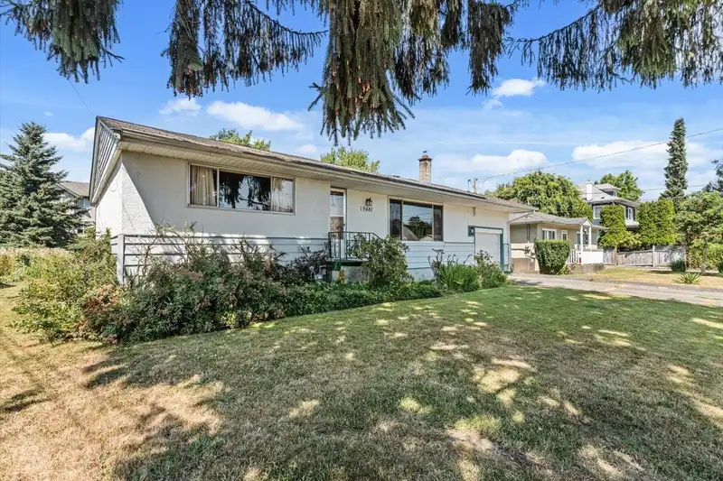 9481 WOODBINE STREET - photo 3 of 35