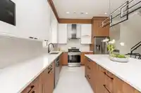 4 9935 SULLIVAN STREET - thumbnail 4