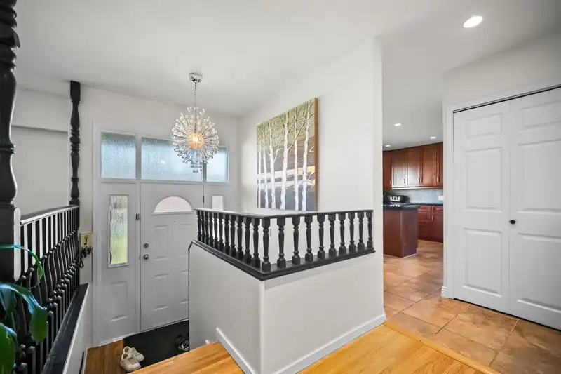 36 MOUNT ROYAL DRIVE - photo 3 of 39
