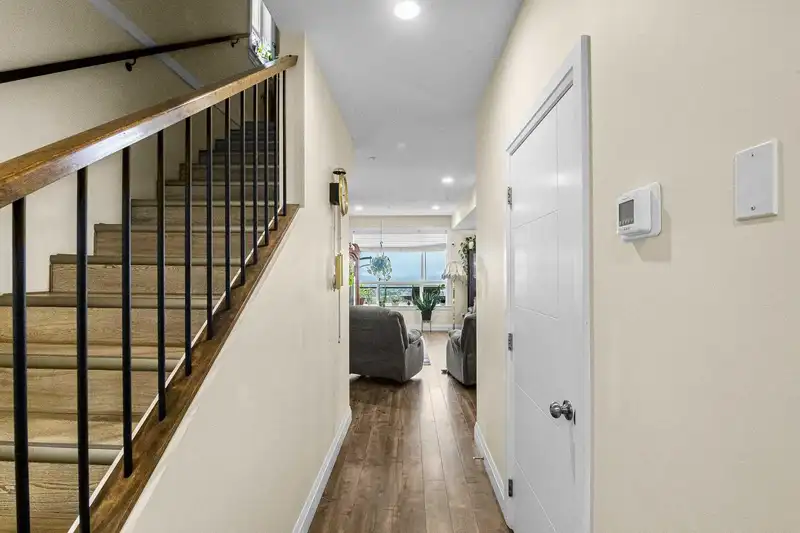 38 47042 MACFARLANE PLACE - photo 2 of 37