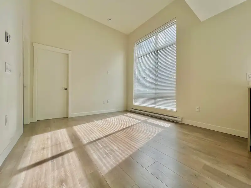 113 708 LEA AVENUE - photo 3 of 20