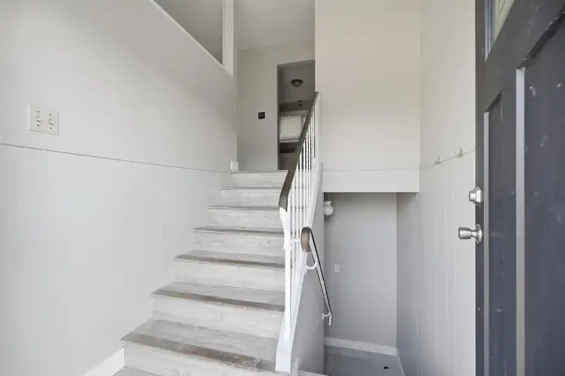 32082 AUSTIN AVENUE - photo 3 of 35