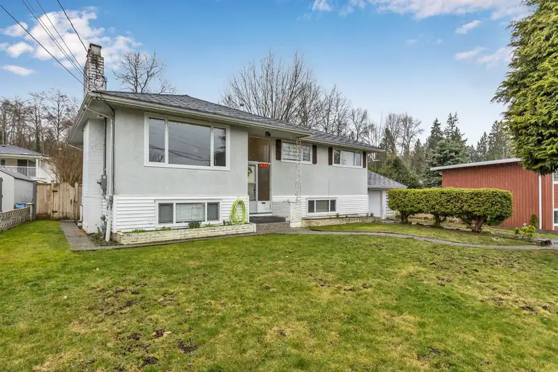 11032 86A AVENUE - photo 1 of 30