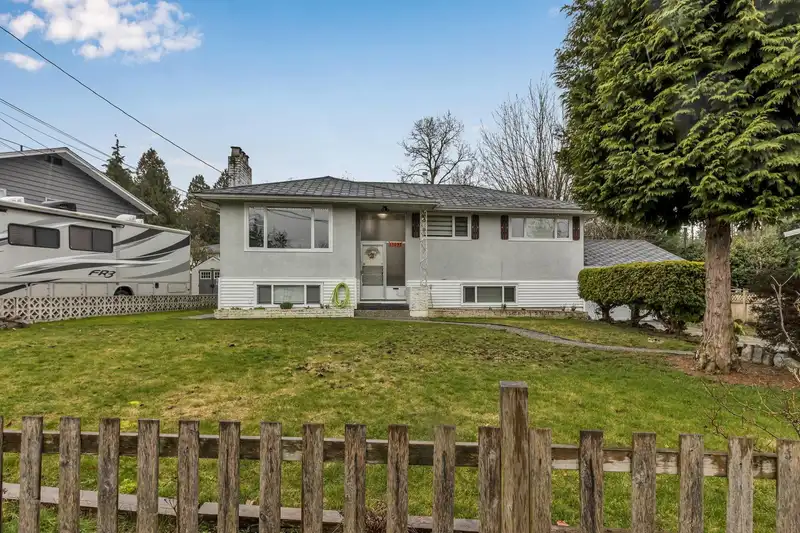 11032 86A AVENUE - photo 2 of 30