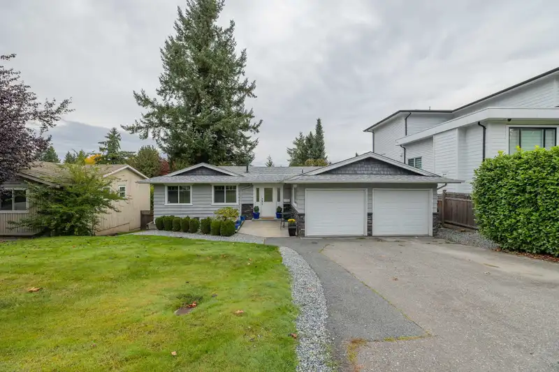 20717 GRADE CRESCENT - photo 1 of 40