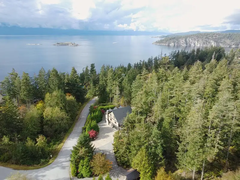 4253 PACKALEN BOULEVARD - photo 1 of 40