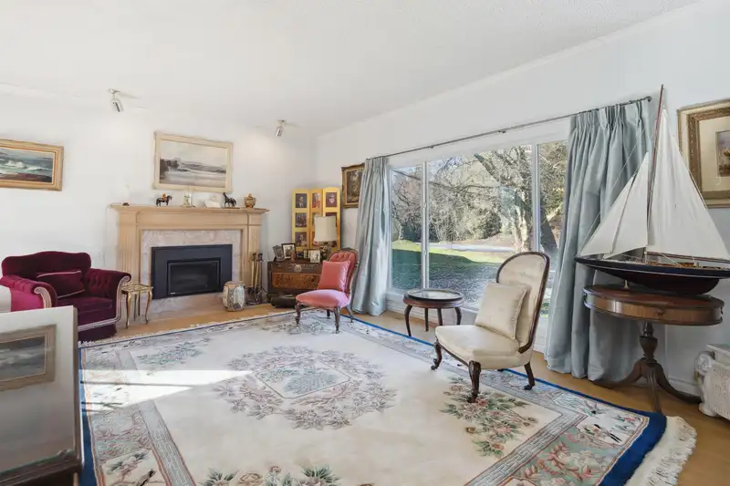 23418 56 AVENUE - photo 2 of 20