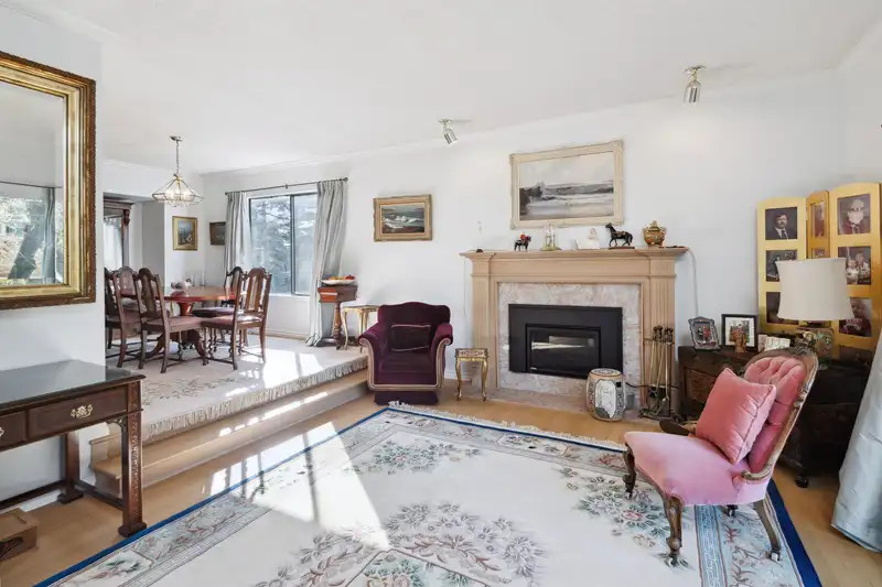 23418 56 AVENUE - photo 4 of 20