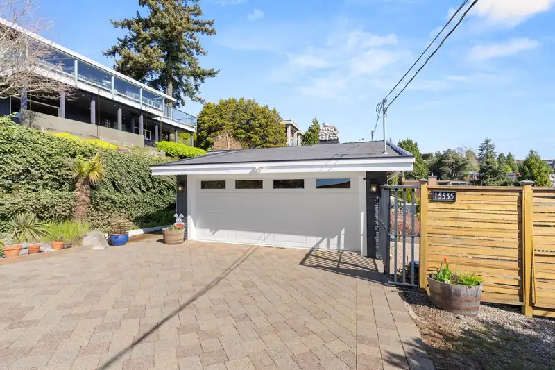 15535 ROYAL AVENUE - photo 3 of 40