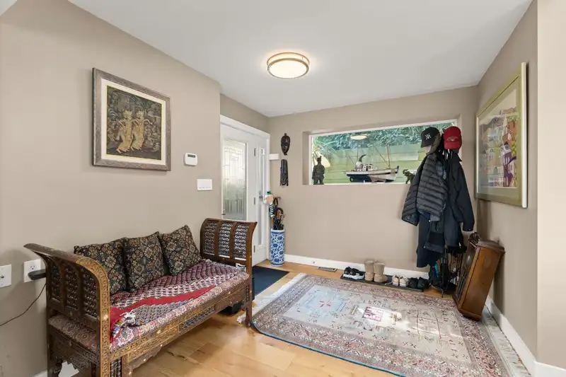 15535 ROYAL AVENUE - photo 4 of 40