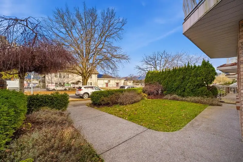 4338 PANDORA STREET - photo 2 of 40