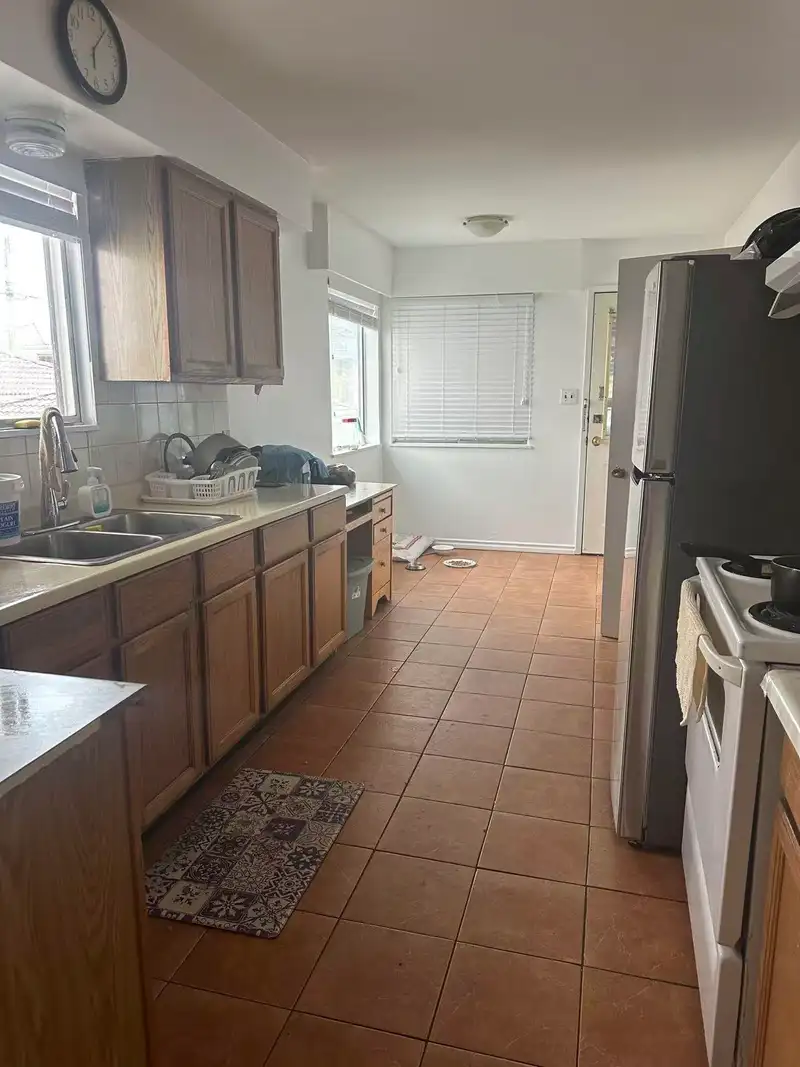 1380 E 54TH AVENUE - photo 2 of 9