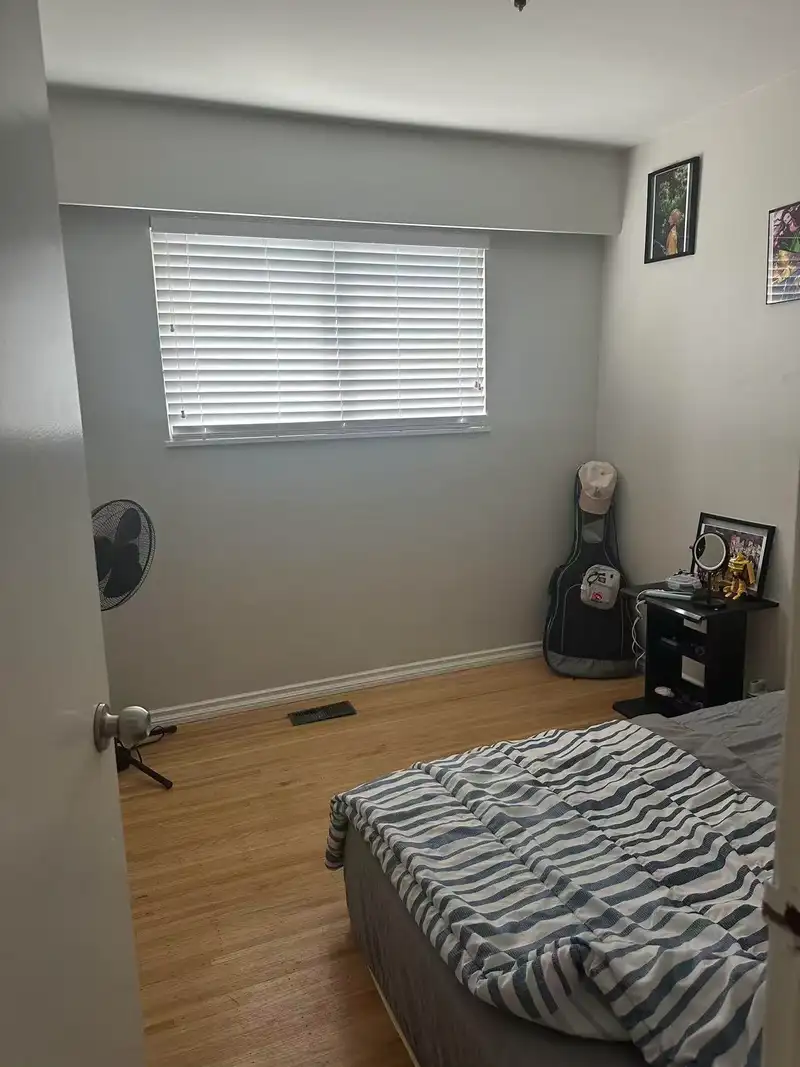 1380 E 54TH AVENUE - photo 4 of 9