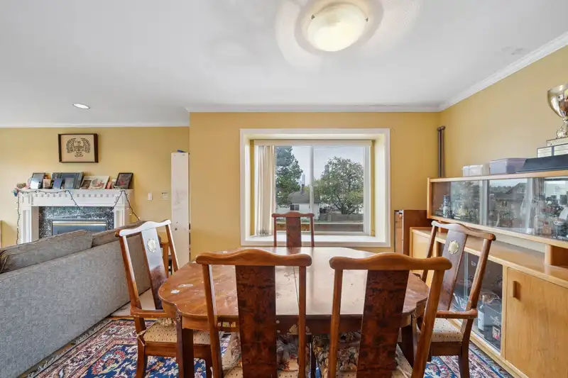 3298 E 2ND AVENUE - photo 4 of 12