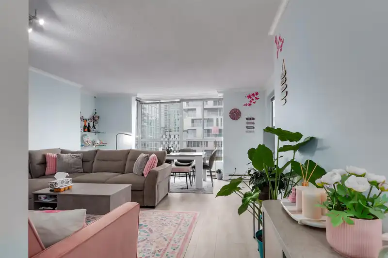 1401 1500 HOWE STREET - photo 1 of 27