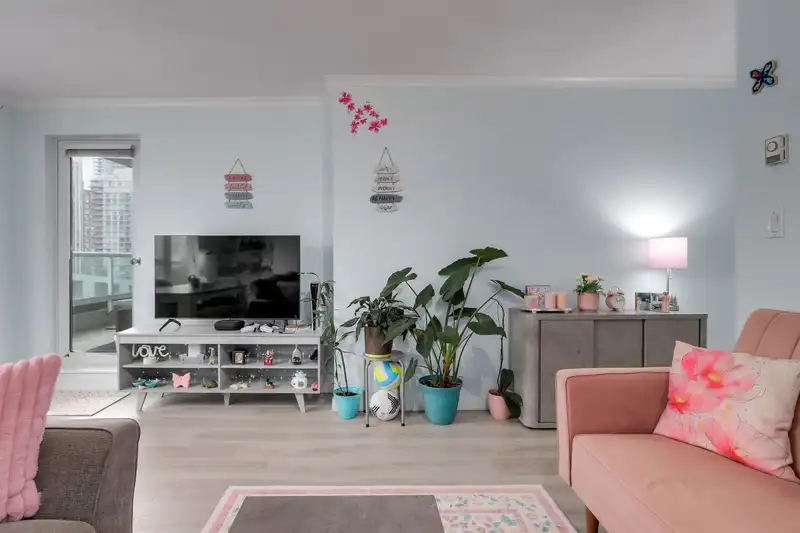 1401 1500 HOWE STREET - photo 4 of 27