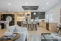 5 4829 48 AVENUE - thumbnail 1