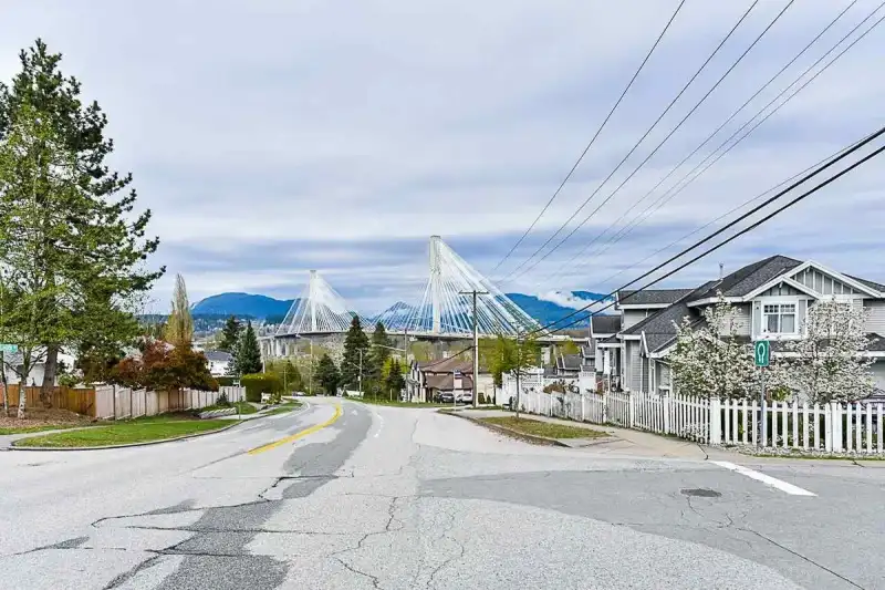 11372 SURREY ROAD - photo 1 of 8