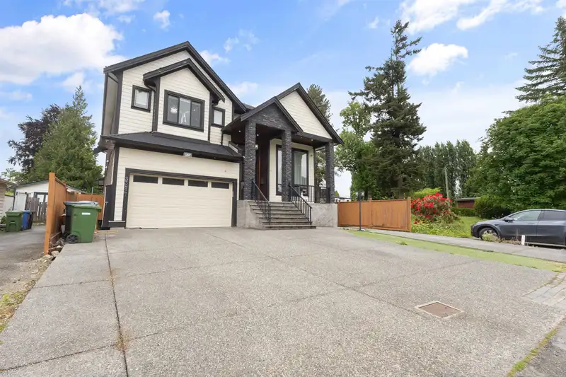 33827 MAYFAIR AVENUE - photo 1 of 40