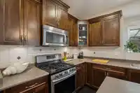 6157 150A STREET - thumbnail 10