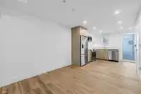 202 2075 E 1ST AVENUE - thumbnail 10