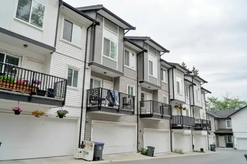 47 5867 129 STREET - photo 1 of 29
