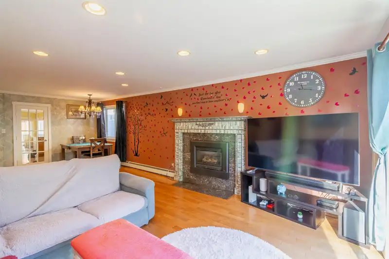 111 N FELL AVENUE - photo 4 of 40