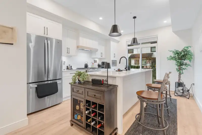 92 7967 197 STREET - photo 3 of 24