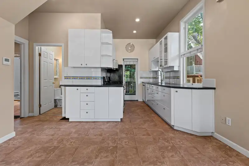 2656 W 3RD AVENUE - photo 3 of 17
