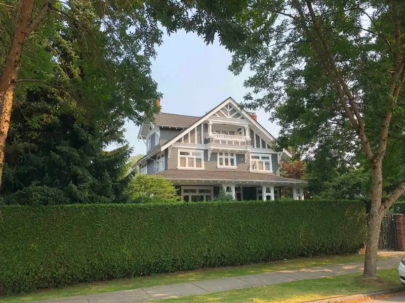 1799 CEDAR CRESCENT - photo 2 of 21