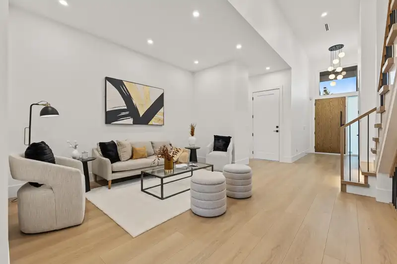11642 94A AVENUE - photo 4 of 36