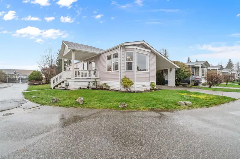 49 7610 EVANS ROAD - photo 1 of 35