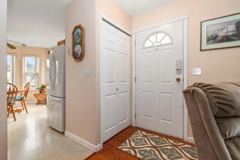 49 7610 EVANS ROAD - photo 4 of 35