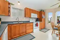 49 7610 EVANS ROAD - thumbnail 6