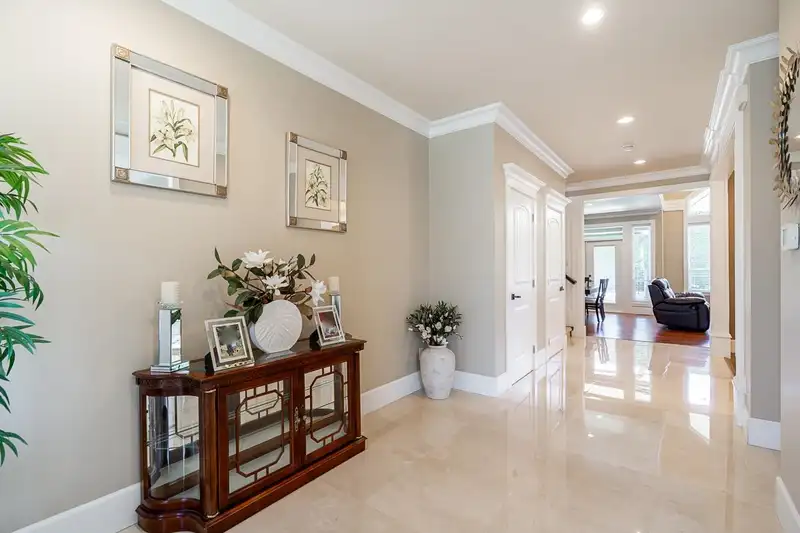 16100 27A AVENUE - photo 4 of 40